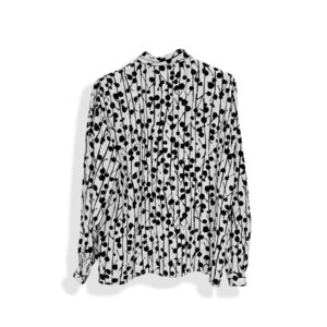 Blusa camisa blanca estampado negro