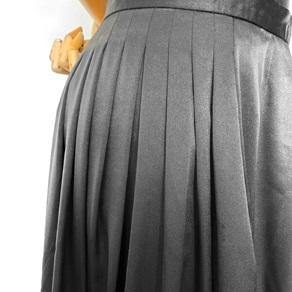 Falda negra - Image 2